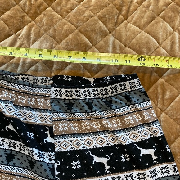 FESTIVE and FUN leggings w/ reindeer and other holiday designs/neutral coloring - Picture 5 of 7